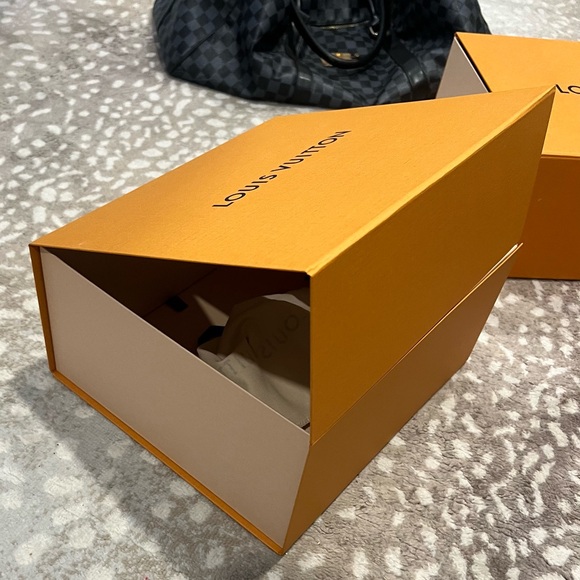 Louis Vuitton Box - Picture 2 of 3